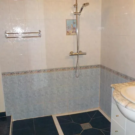 Climatisee De L'etang De Thau Avec Piscine Villa Sete